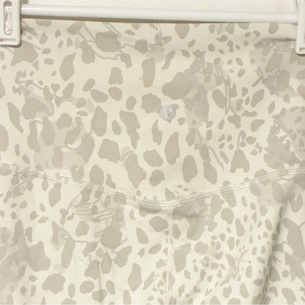 Lululemon Align High Rise‎ Cheetah Camo Leggings Athletic Yoga Size 6 - Picture 5 of 6